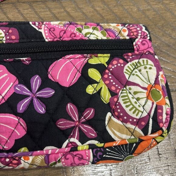 Vera Bradley wristlet - Picture 3 of 11